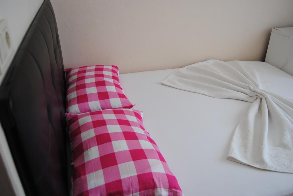 Avsa Cane Motel อาฟซา อดาซิ ภายนอก รูปภาพ